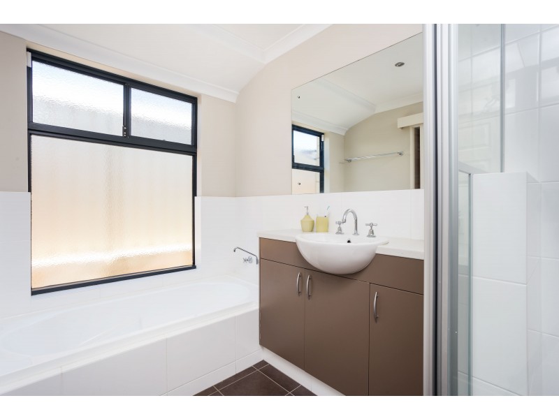 16 Ninghan Lookout, Beeliar WA 6164