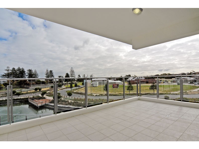 7/20 Enderby Close, North Coogee WA 6163