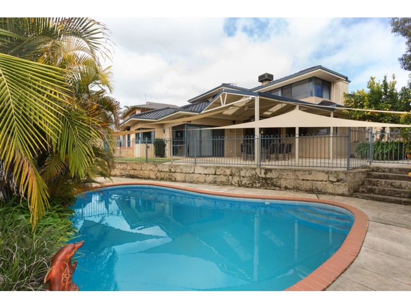 73 Anglesey Drive, Kardinya WA 6163