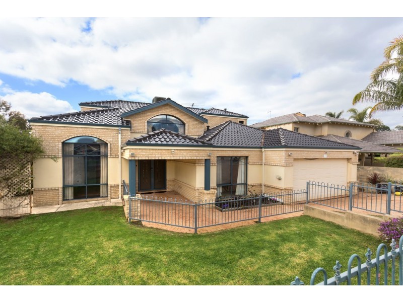 73 Anglesey Drive, Kardinya WA 6163