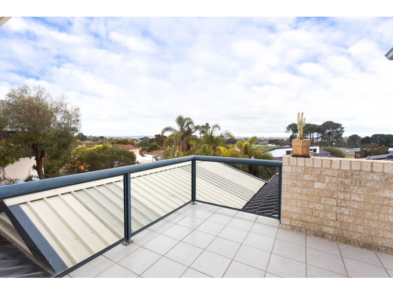 73 Anglesey Drive, Kardinya WA 6163