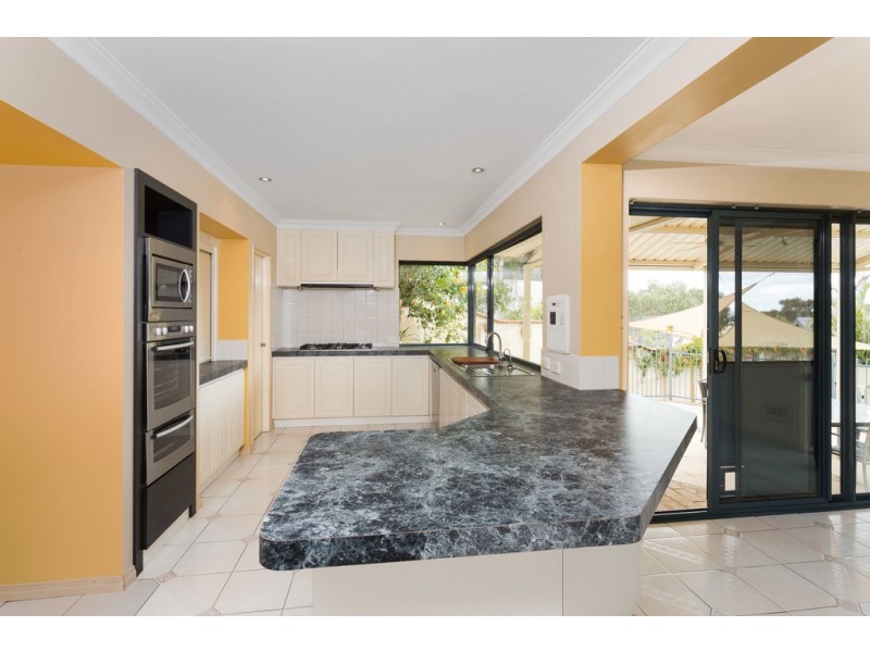 73 Anglesey Drive, Kardinya WA 6163