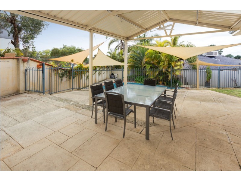 73 Anglesey Drive, Kardinya WA 6163