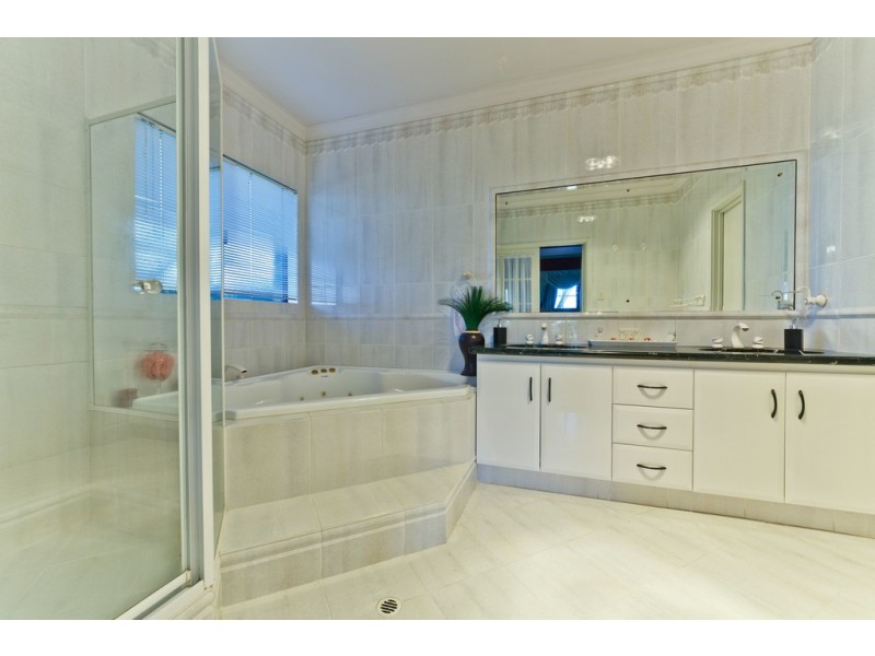 47 Longreach Parade, Coogee WA 6166