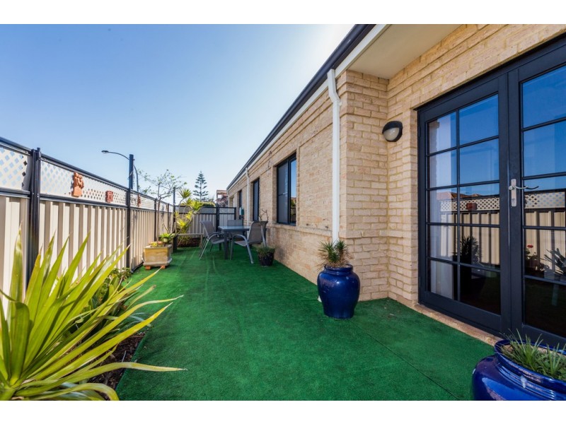 47 Longreach Parade, Coogee WA 6166