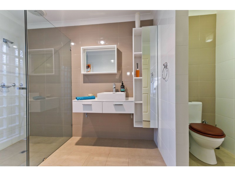 10 Lucca Court, Coogee WA 6166