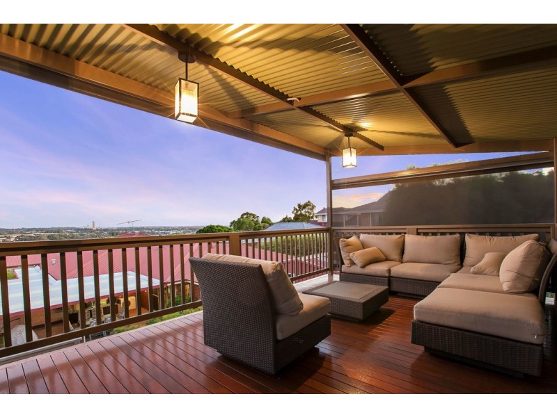 10 Lucca Court, Coogee WA 6166