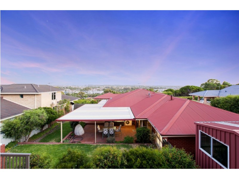 10 Lucca Court, Coogee WA 6166