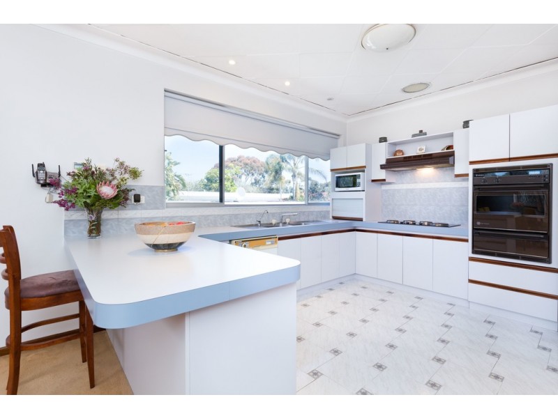 35 Fitzwater Way, Spearwood WA 6163