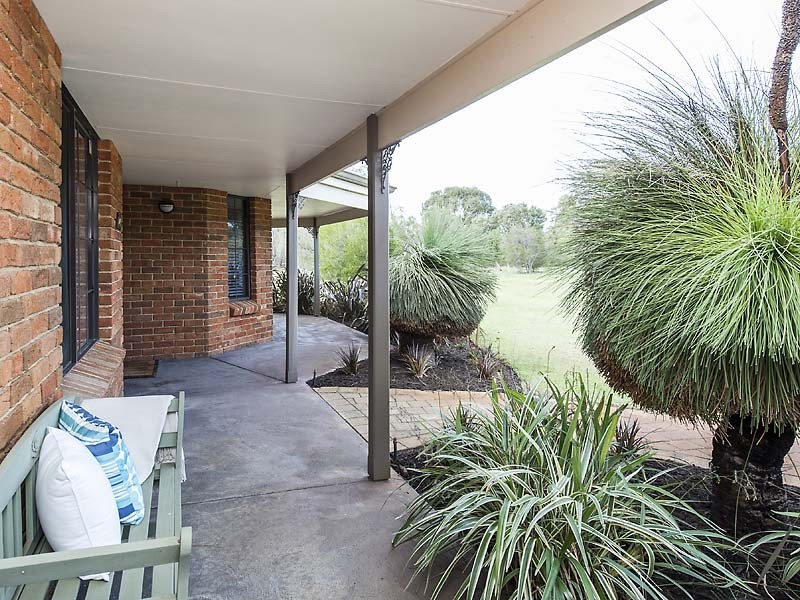 35 Frayne Place, Wandi WA 6167