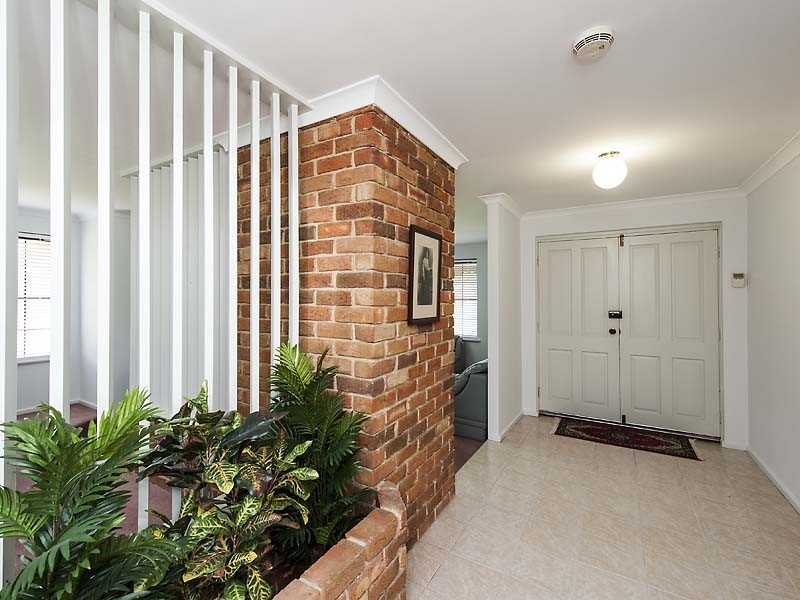 35 Frayne Place, Wandi WA 6167