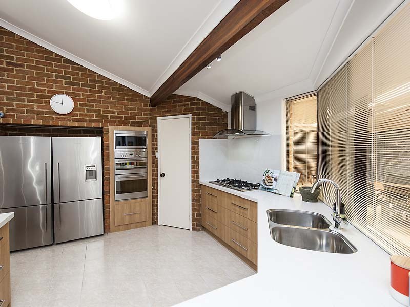 35 Frayne Place, Wandi WA 6167
