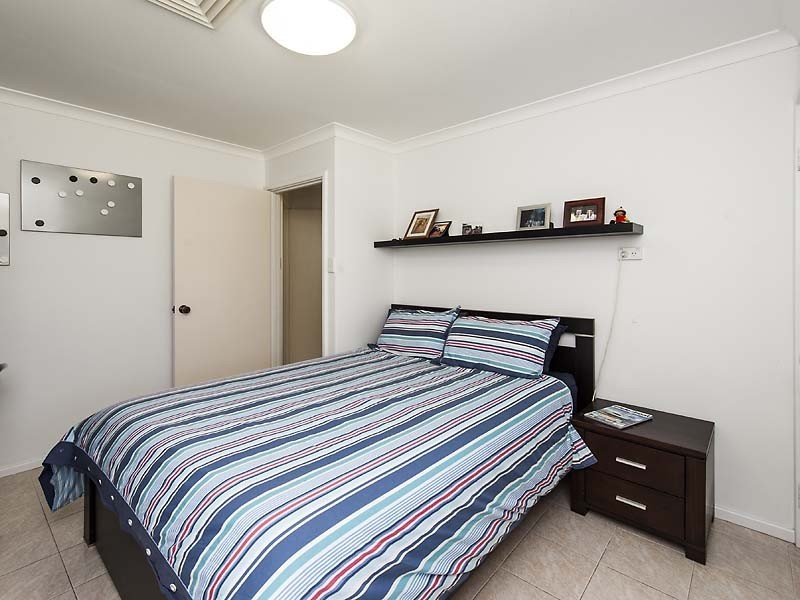 35 Frayne Place, Wandi WA 6167