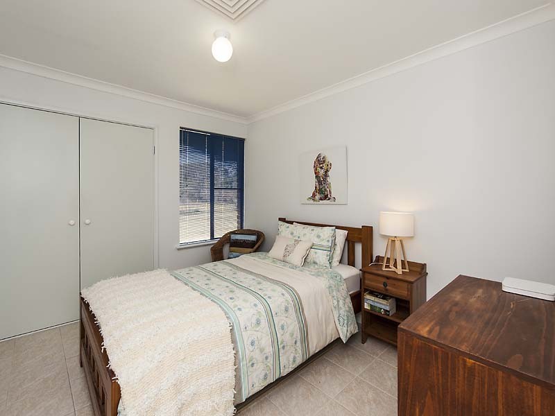 35 Frayne Place, Wandi WA 6167