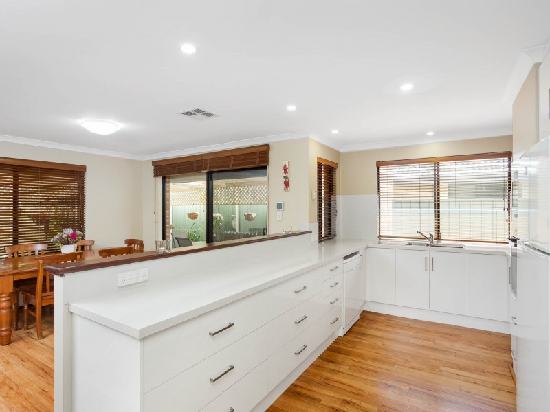 21 Inn Close, Bibra Lake WA 6163