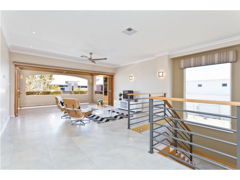 23 Breaksea Drive, North Coogee WA 6163