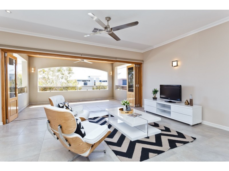 23 Breaksea Drive, North Coogee WA 6163