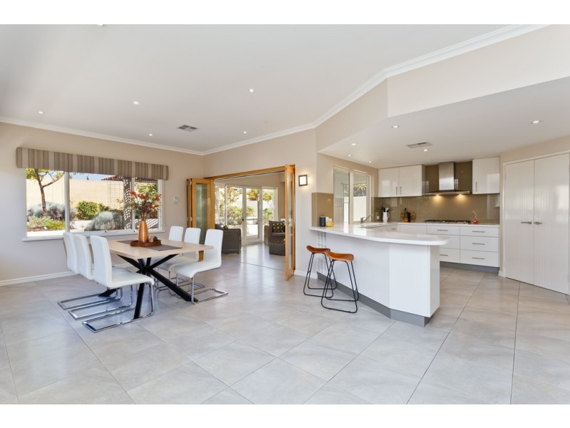 23 Breaksea Drive, North Coogee WA 6163