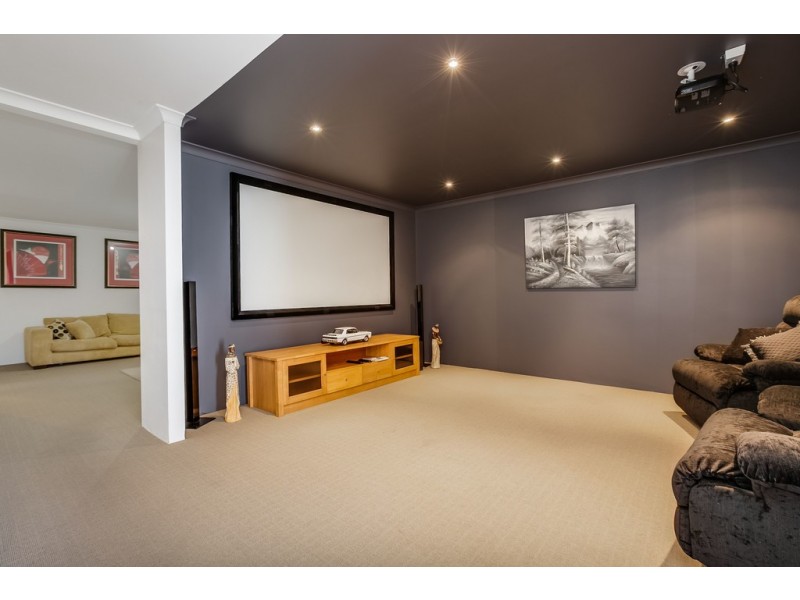 14 Cotswold Parade, Aubin Grove WA 6164