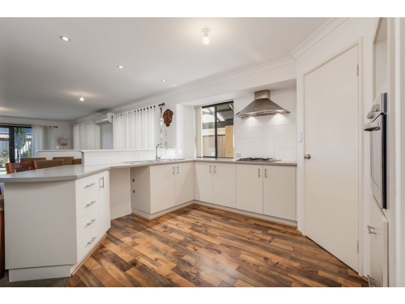14 Cotswold Parade, Aubin Grove WA 6164