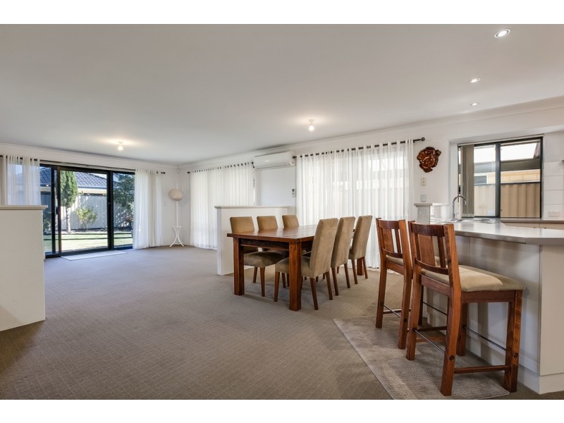 14 Cotswold Parade, Aubin Grove WA 6164