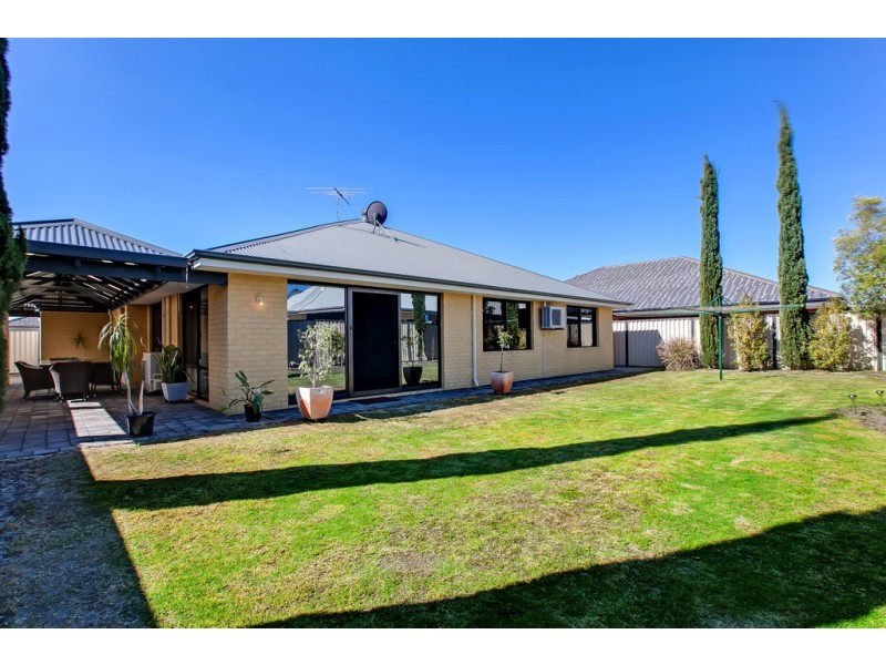 14 Cotswold Parade, Aubin Grove WA 6164