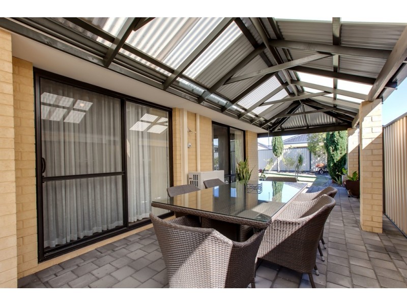 14 Cotswold Parade, Aubin Grove WA 6164