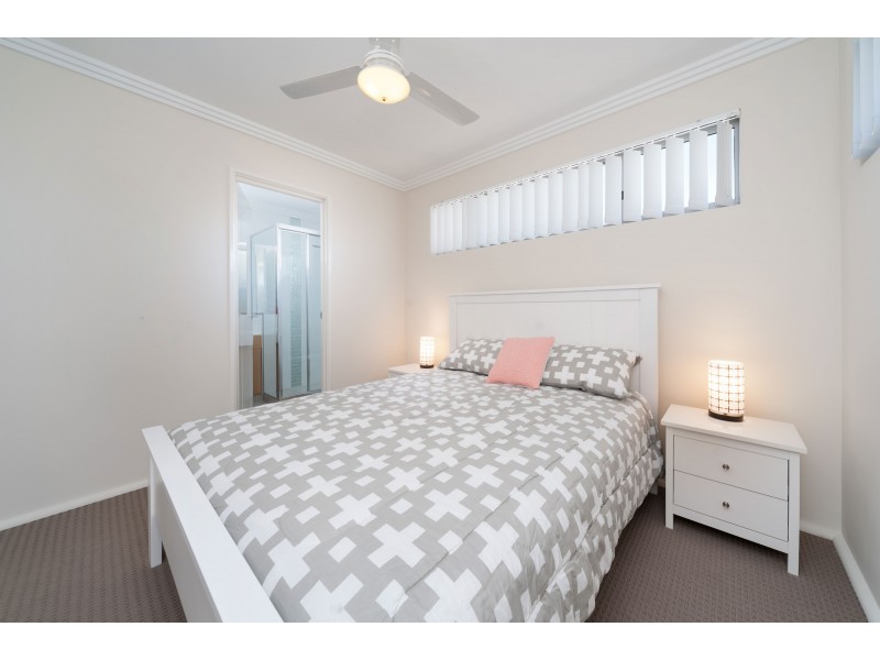 8/8 Nemagold Grove, Coogee WA 6166