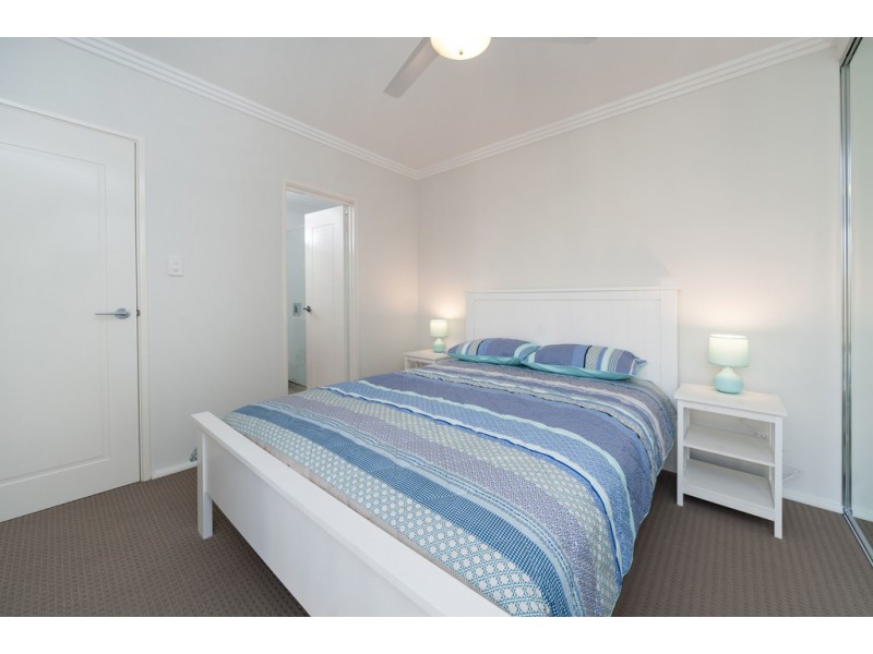 8/8 Nemagold Grove, Coogee WA 6166