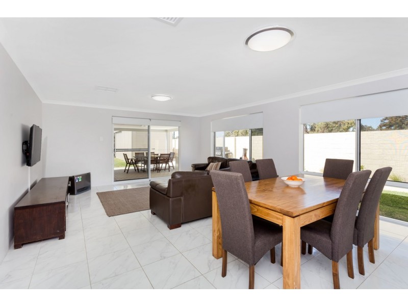 2 Birch Road, Aubin Grove WA 6164