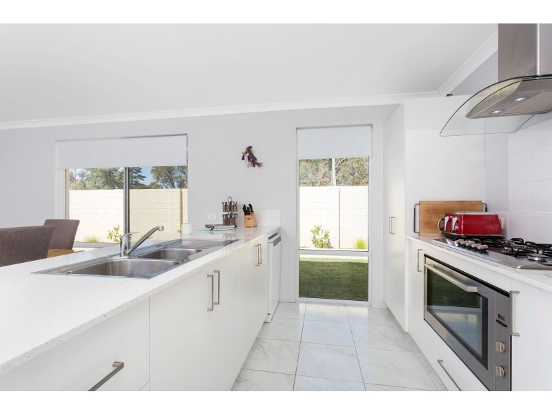 2 Birch Road, Aubin Grove WA 6164