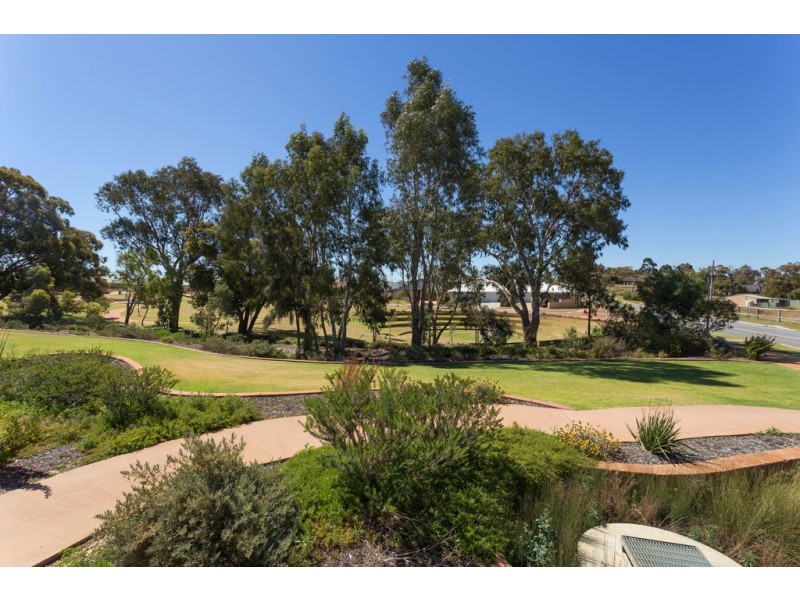 2 Birch Road, Aubin Grove WA 6164