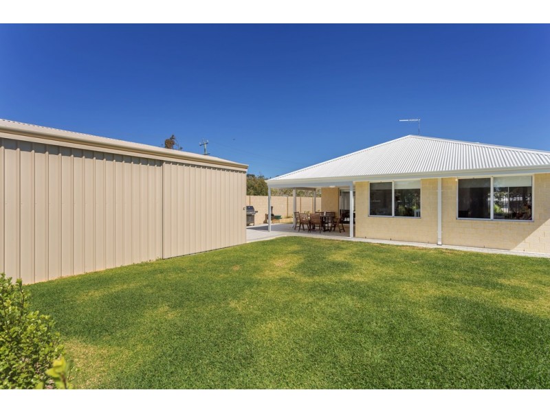 2 Birch Road, Aubin Grove WA 6164