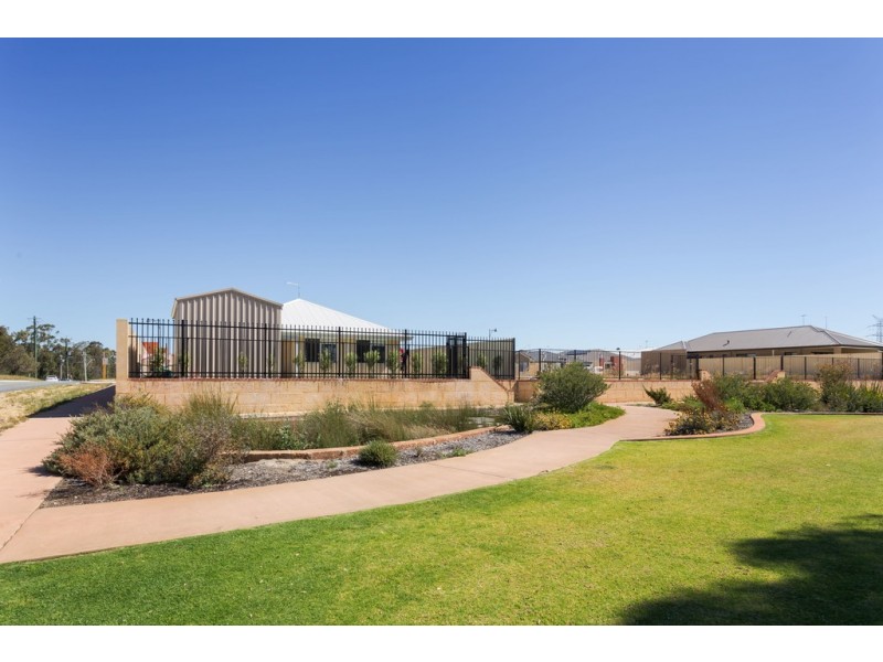 2 Birch Road, Aubin Grove WA 6164