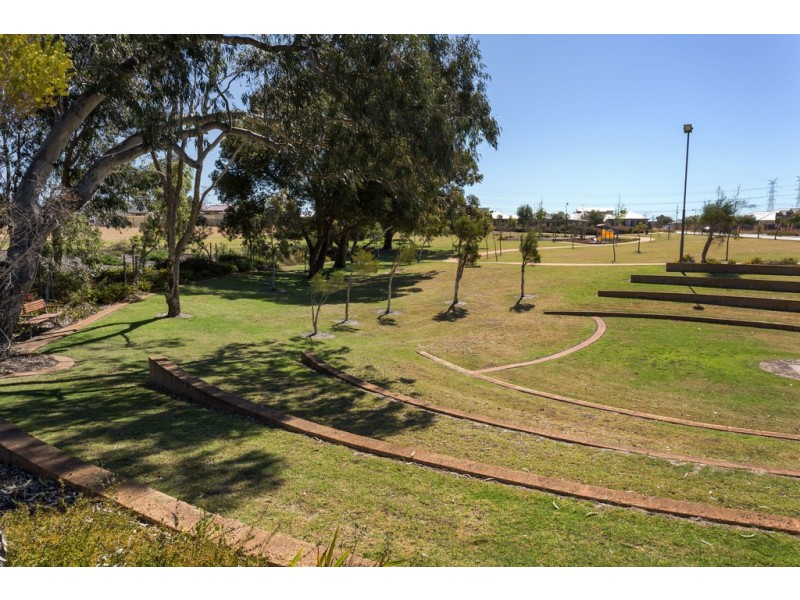 2 Birch Road, Aubin Grove WA 6164