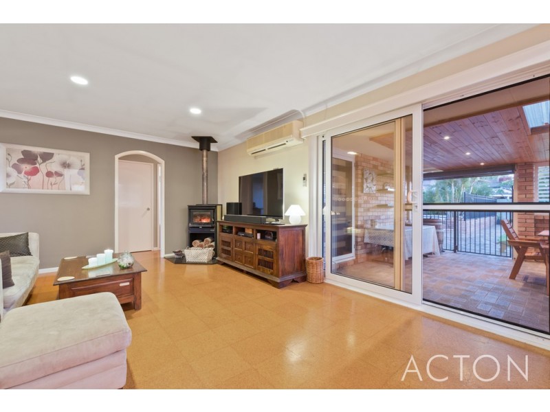 4 Milton Place, Munster WA 6166