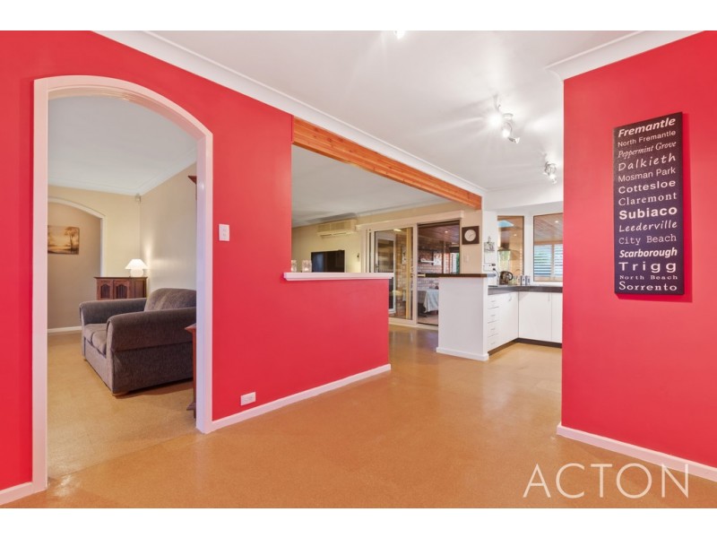 4 Milton Place, Munster WA 6166