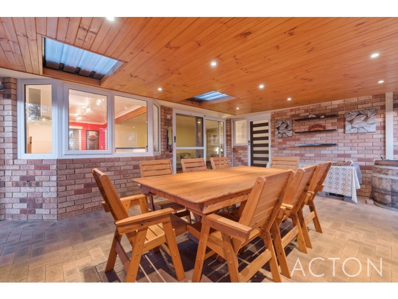 4 Milton Place, Munster WA 6166