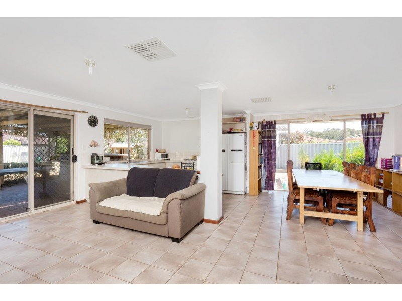 8 Clover Place, Bibra Lake WA 6163