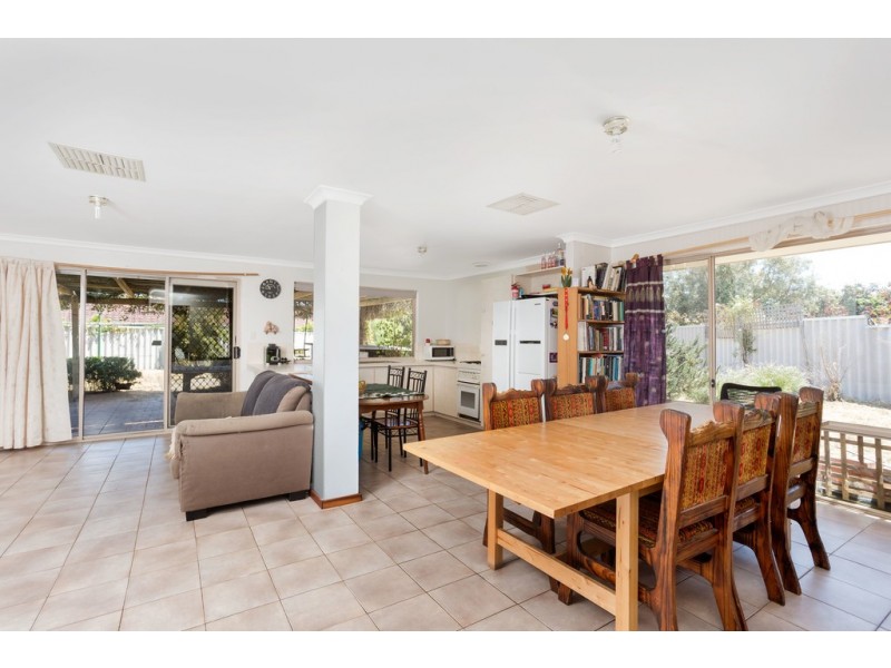 8 Clover Place, Bibra Lake WA 6163