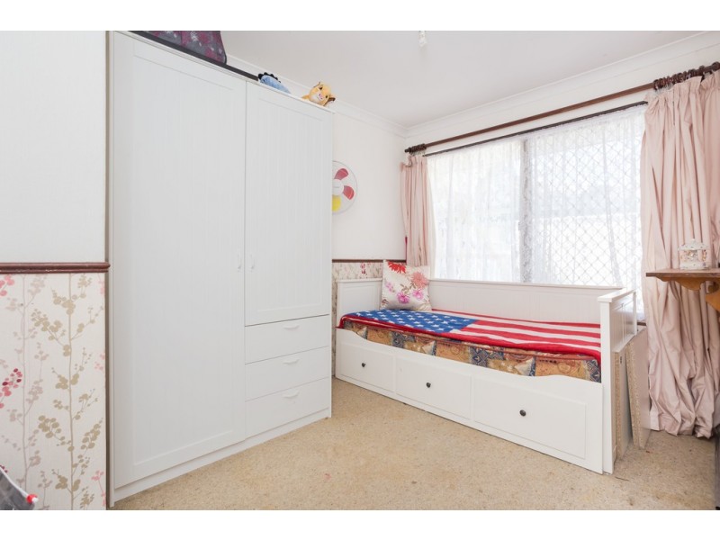 8 Clover Place, Bibra Lake WA 6163