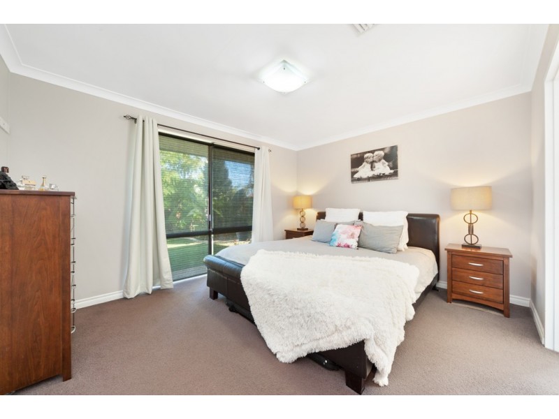 8 Chestnut Place, South Lake WA 6164