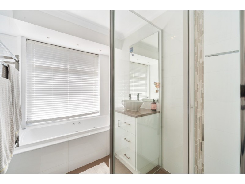 8 Chestnut Place, South Lake WA 6164