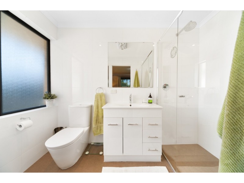 8 Chestnut Place, South Lake WA 6164