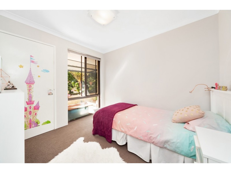 8 Chestnut Place, South Lake WA 6164