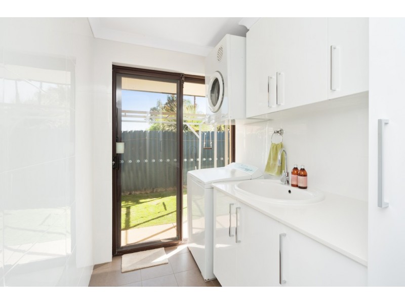 8 Chestnut Place, South Lake WA 6164