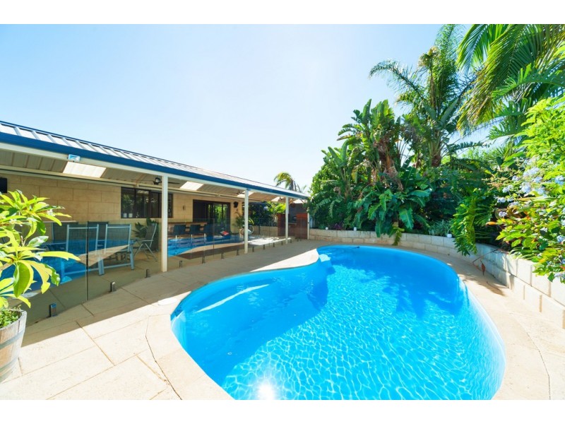 8 Chestnut Place, South Lake WA 6164