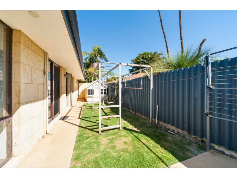 8 Chestnut Place, South Lake WA 6164