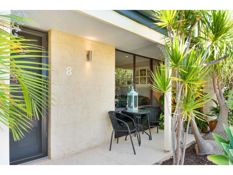 8 Chestnut Place, South Lake WA 6164