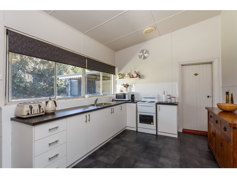 24 Barrington Street, Spearwood WA 6163